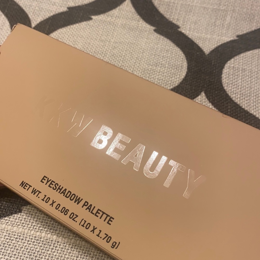 KKK Beauty eyeshadow palette